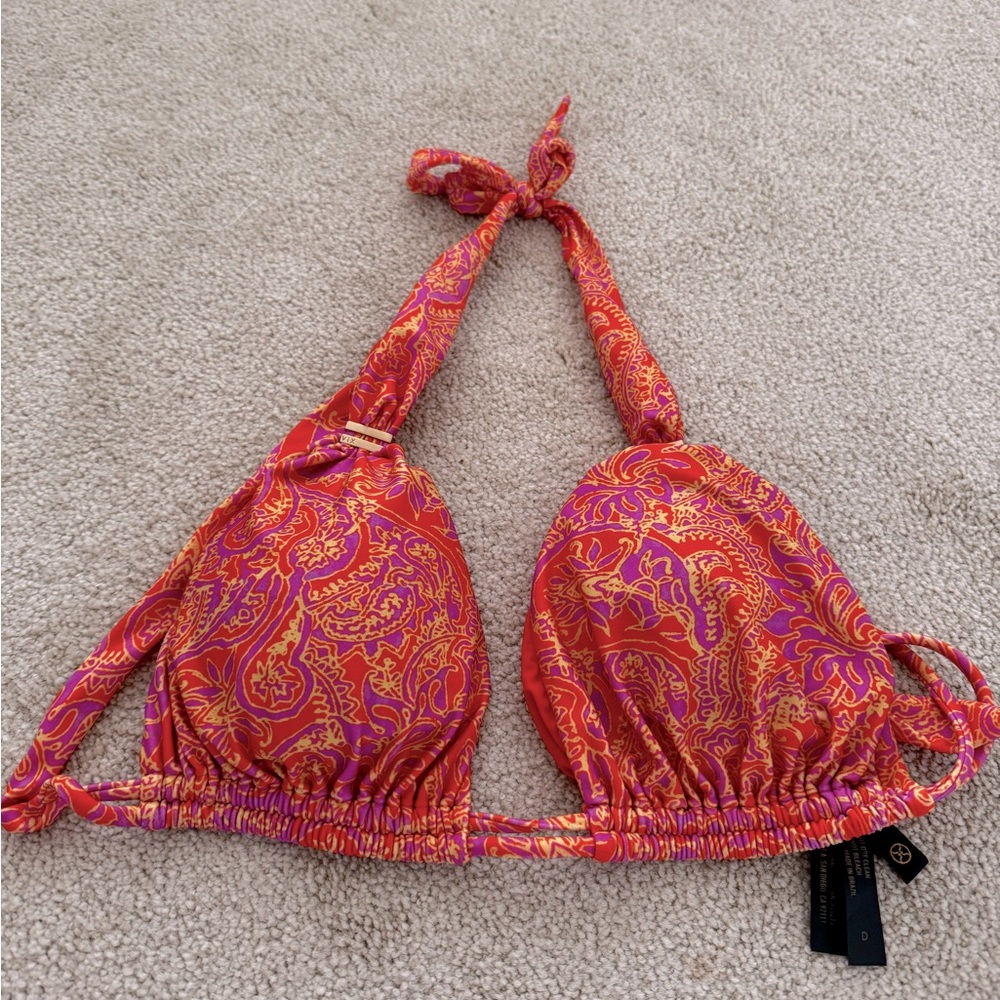 VIX swim top size D perfect condition.